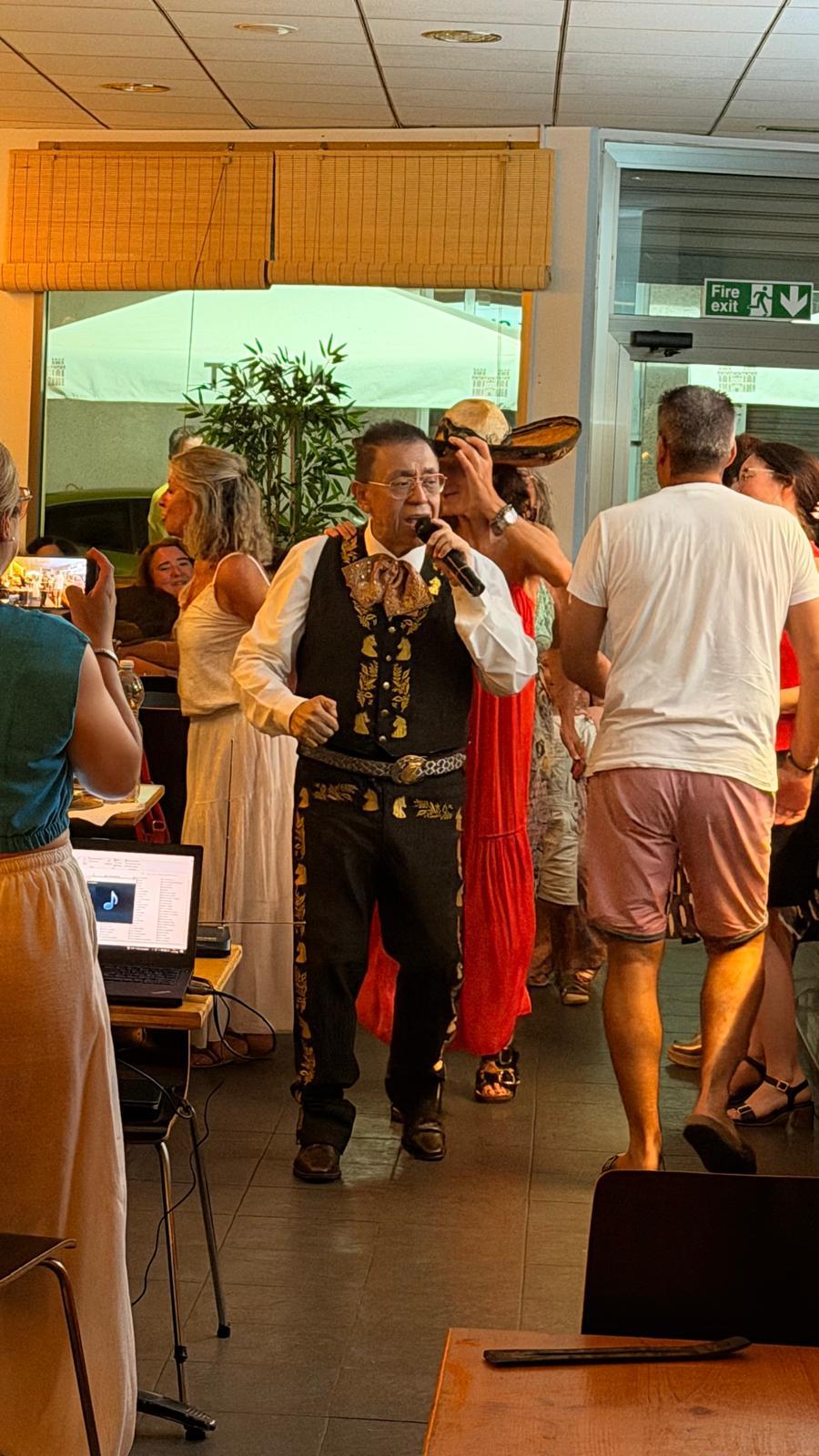 Noche de Mariachi en vivo en Mont-Gust